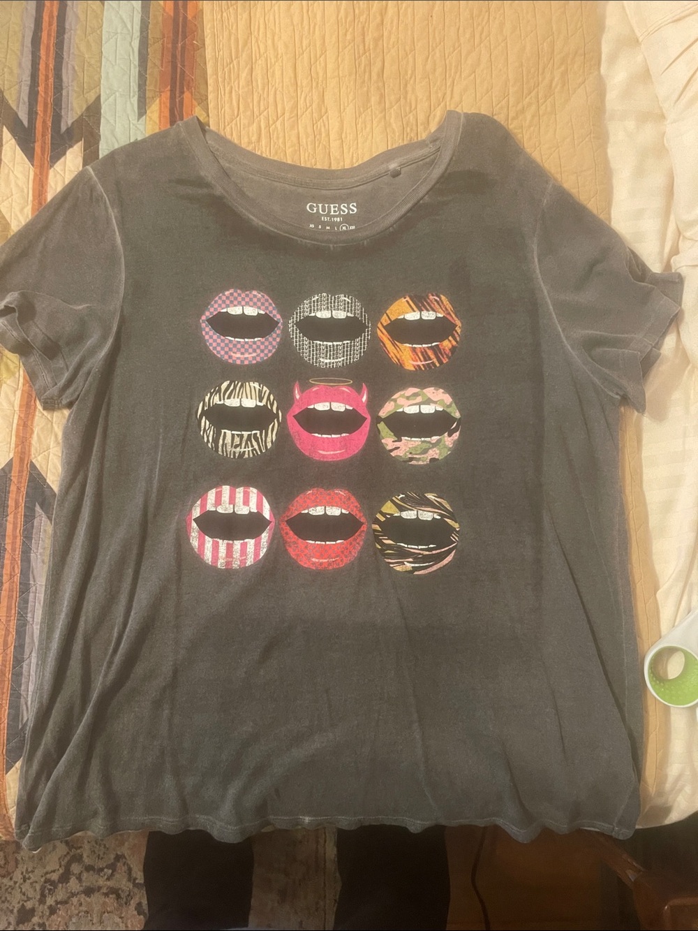GUESS Gray Tee with Multicolor Lip Print